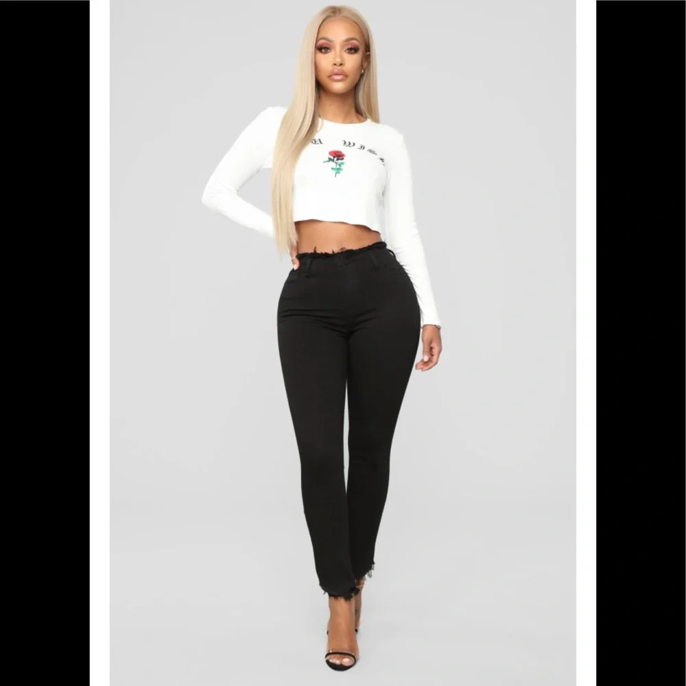 đź–¤New Black Jeansđź–¤ - Picture 1 of 6